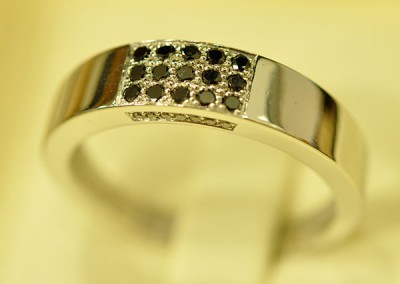 Black and white diamonds ring
