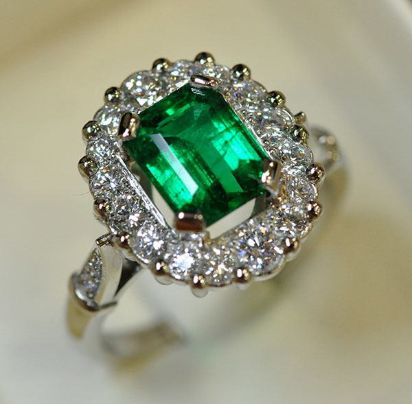 Emerald ring with platinum diamonds