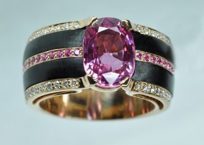 Pink sapphires ring, diamonds, rose gold