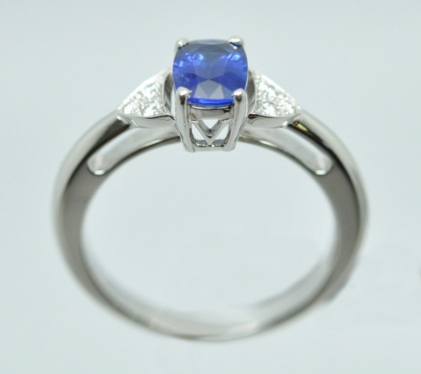 White gold sapphire diamond ring
