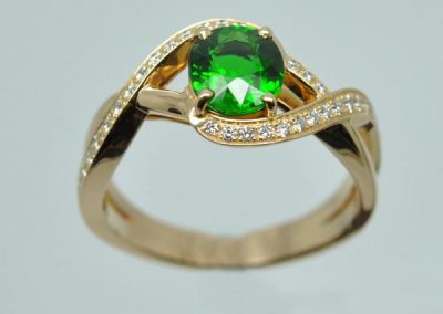 Rose gold ring, “tourmaline chromifère”