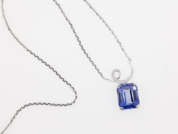 Pendentif Or Blanc 18k Saphir Bleu 0 87 Ct Diamant 0 556 Ct 10 Pierres W Si 563754