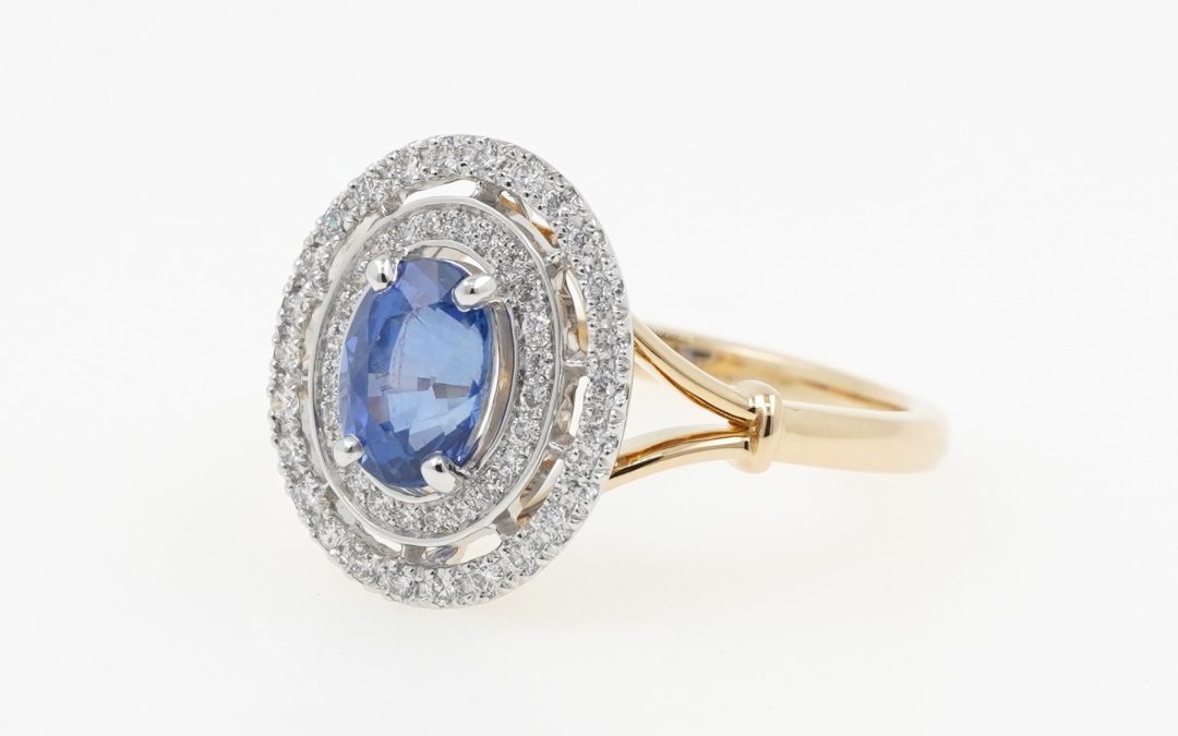 Bague En Or Blanc Palladié, Émeraude, Saphirs Et Diamants