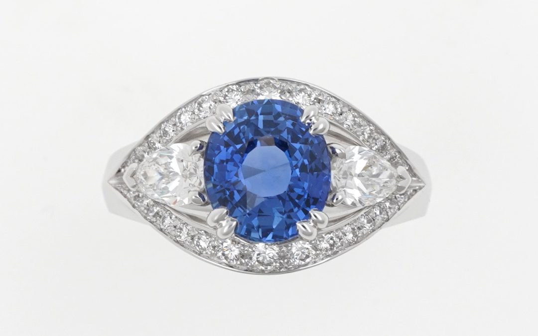 Bague en or blanc palladié, saphir et diamants