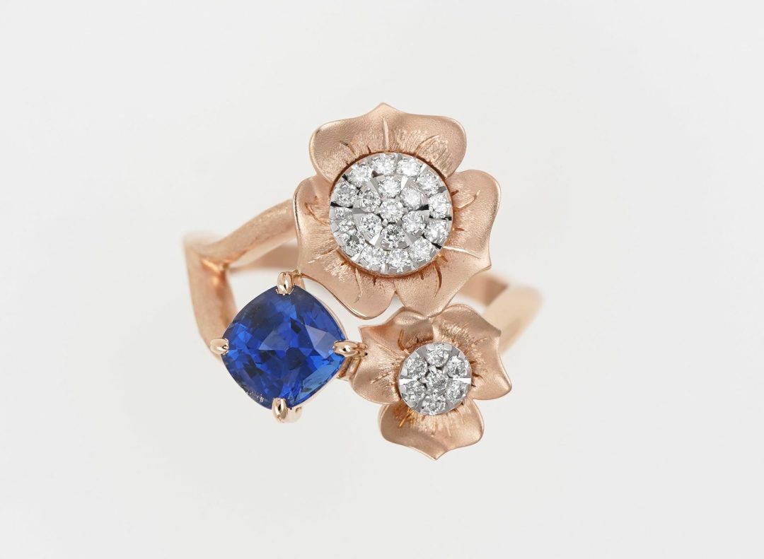 Bague fleur en or rose, saphir et diamants