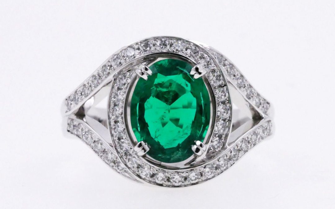 Bague Tourbillon En Or Blanc Palladié, Émeraude Et Diamants