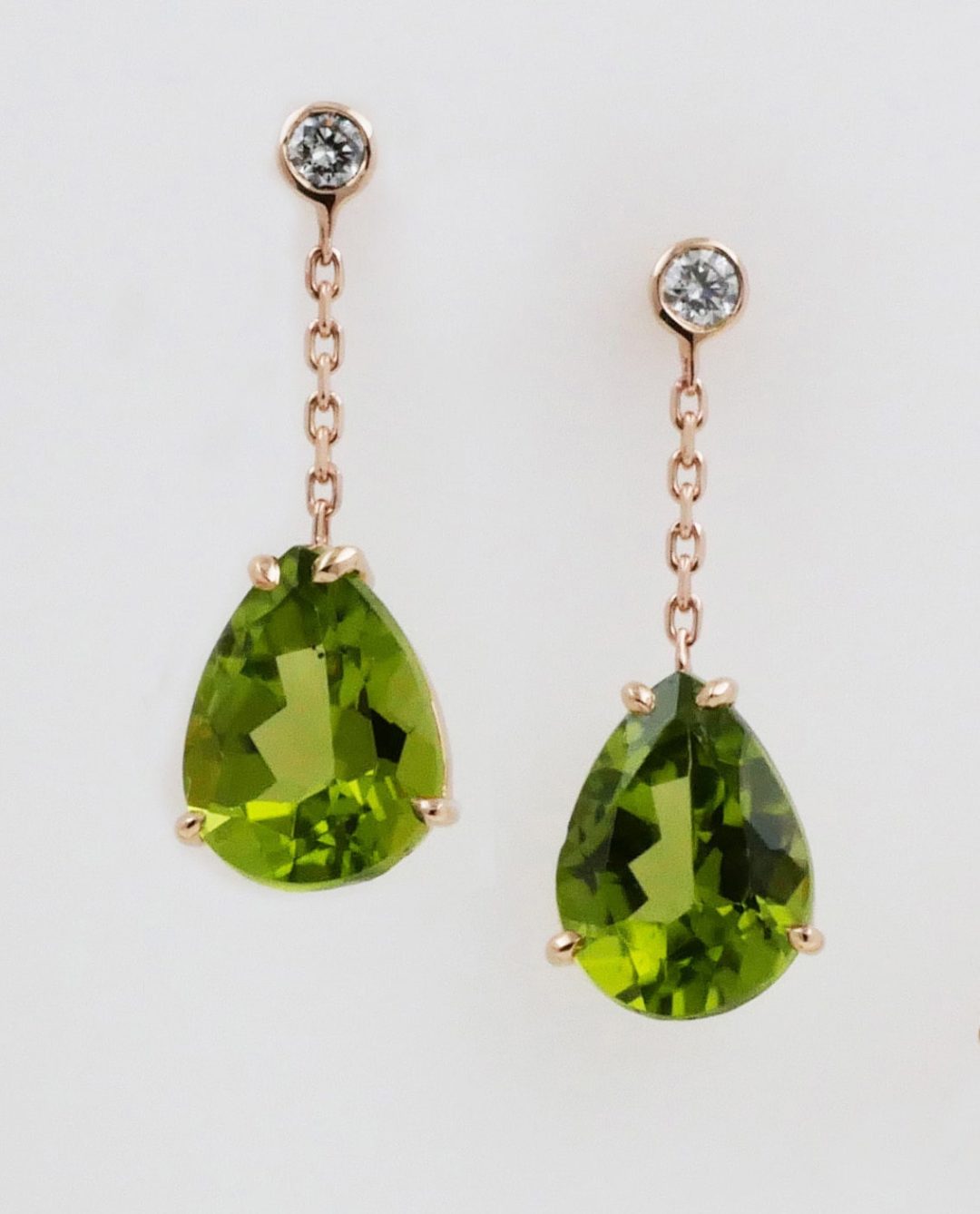 Boucles d'oreilles en or rose, péridot et diamant